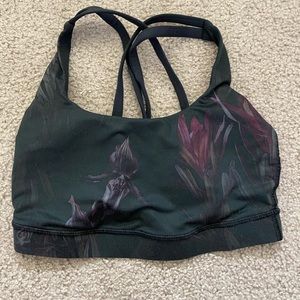 Lululemon sports bra size 4